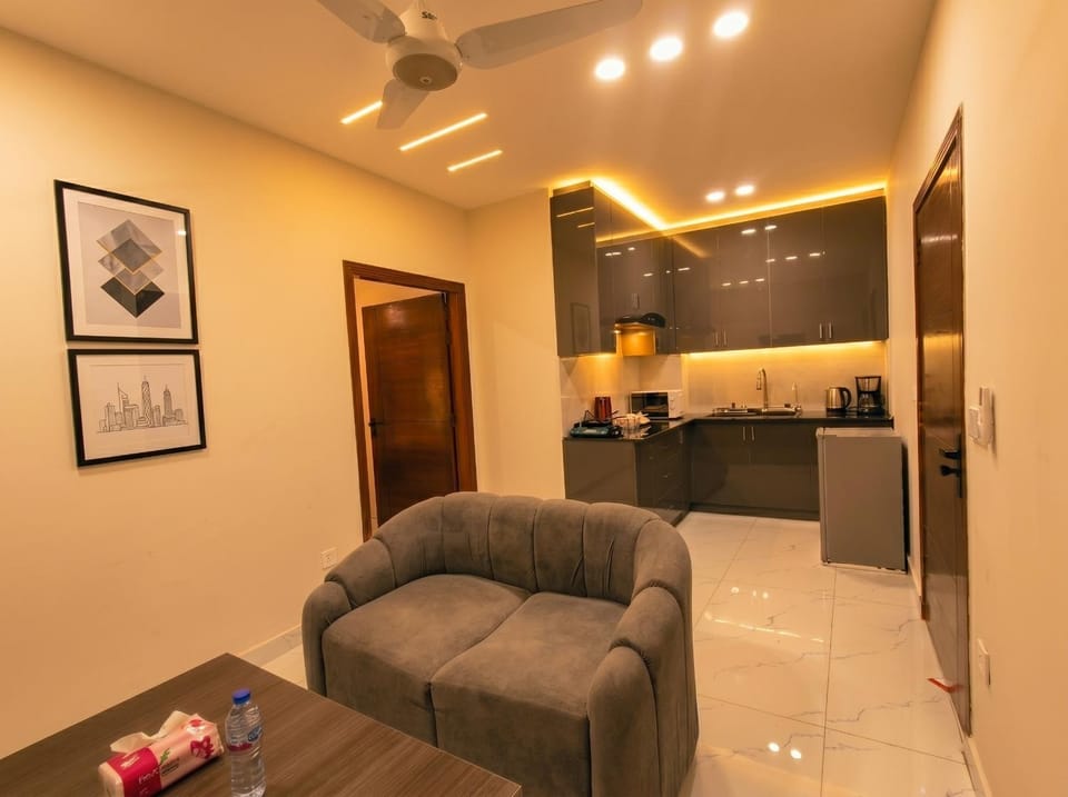 Kitchen or kitchenette, Living room, Seating area