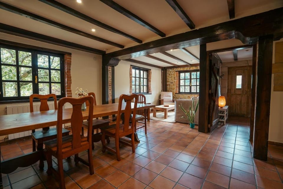Casa Val de Vida - Guesthouse with big garden House in Cantabria