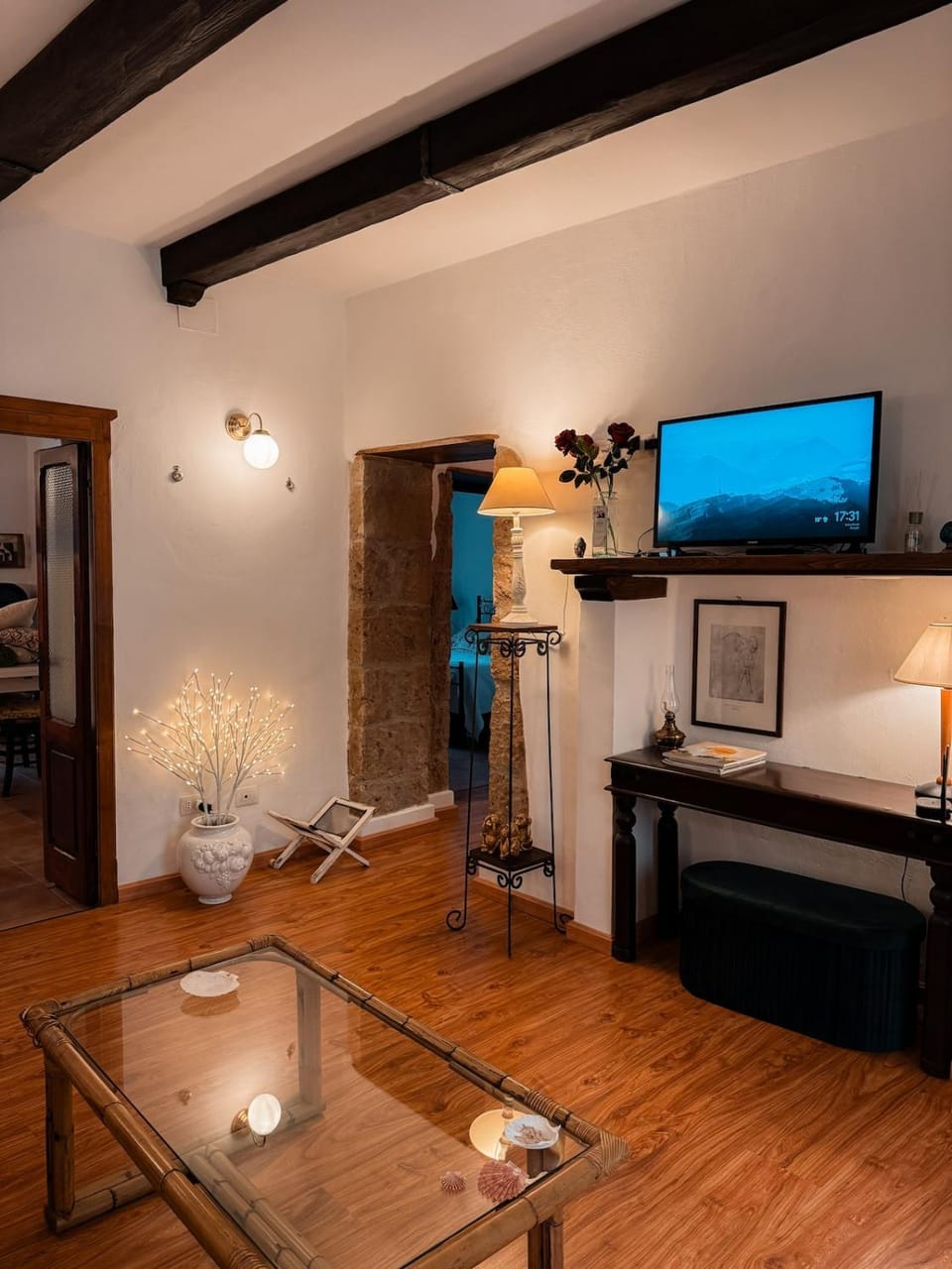 TV and multimedia, Seating area