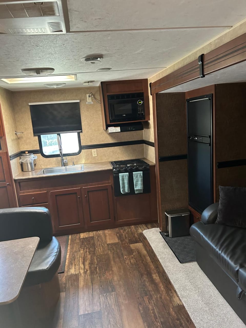 San Jose-Milpitas Modern Travel Trailer Apartment in Milpitas