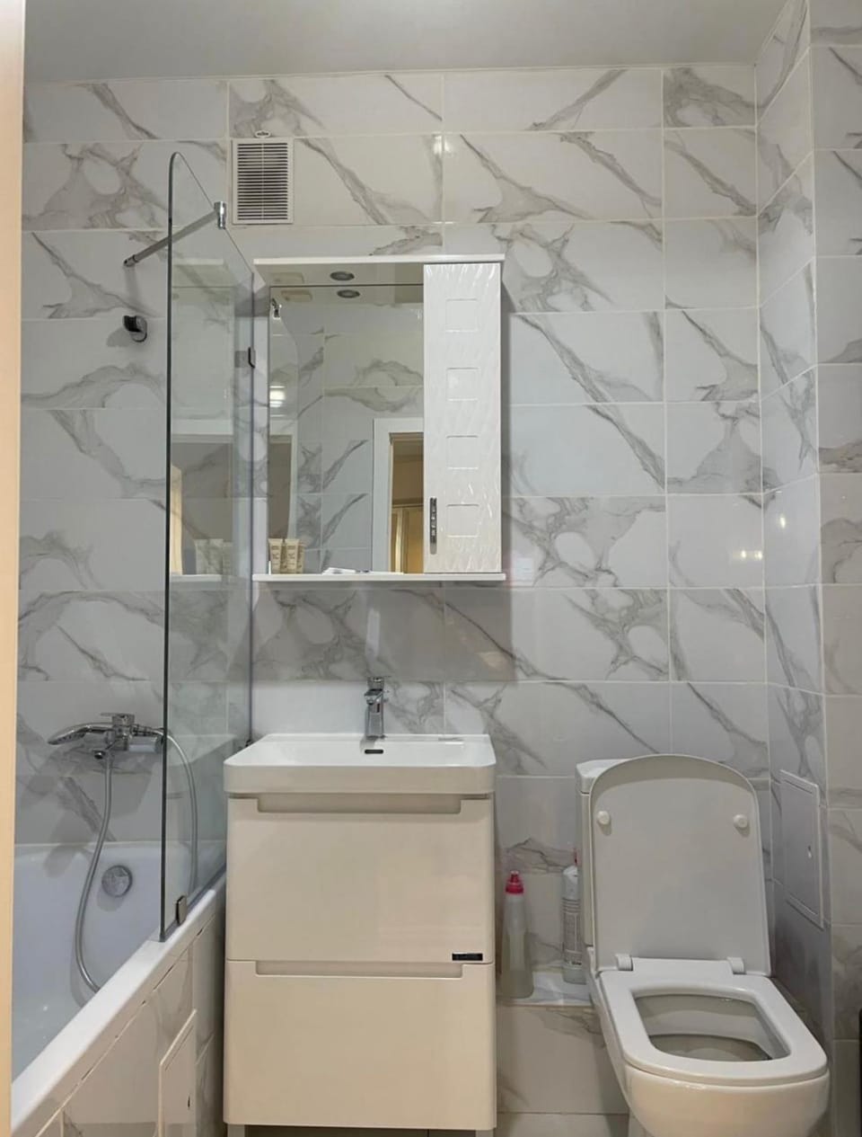 Bathroom, Bath