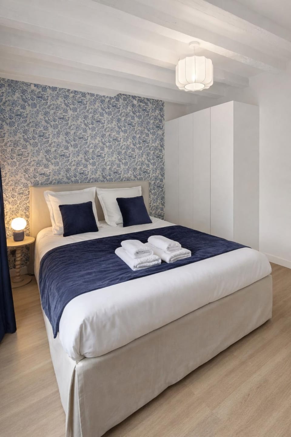 Bed, Photo of the whole room, Bedroom, wardrobe