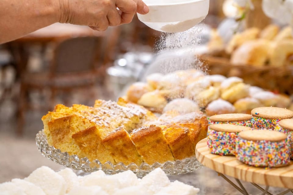 Restaurant/places to eat, Buffet breakfast