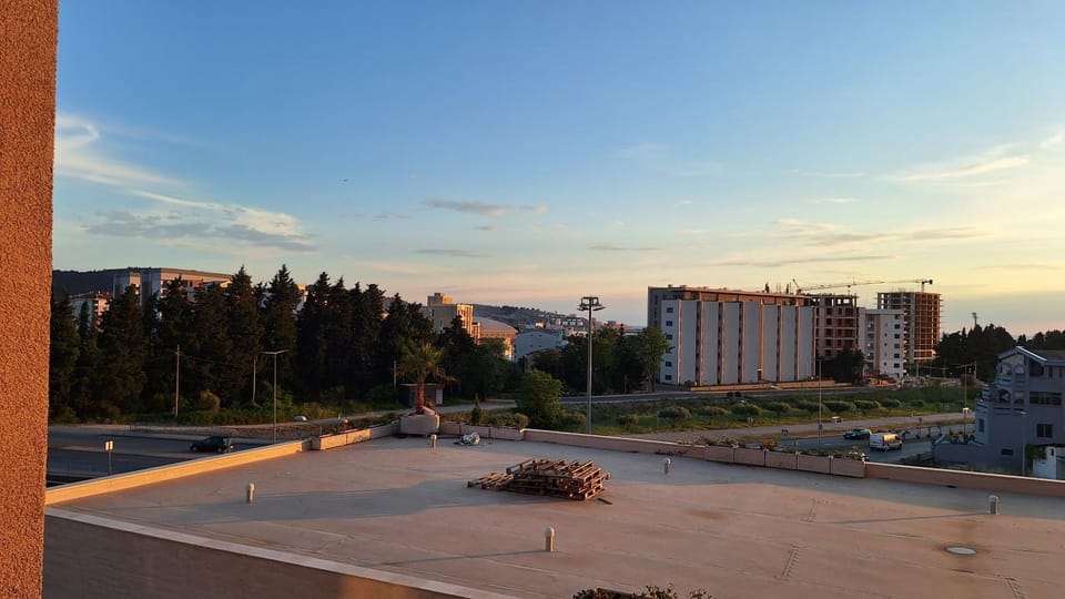 Property building, Day, City view