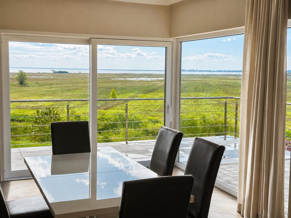 View (from property/room), Balcony/Terrace, Living room, Dining area, Sea view