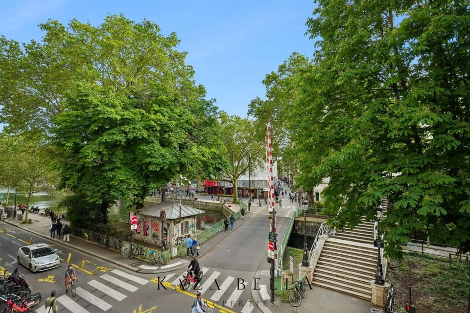KAZA BELLA - Canal Saint Martin Pieds dans l'eau 1 Apartment in Paris
