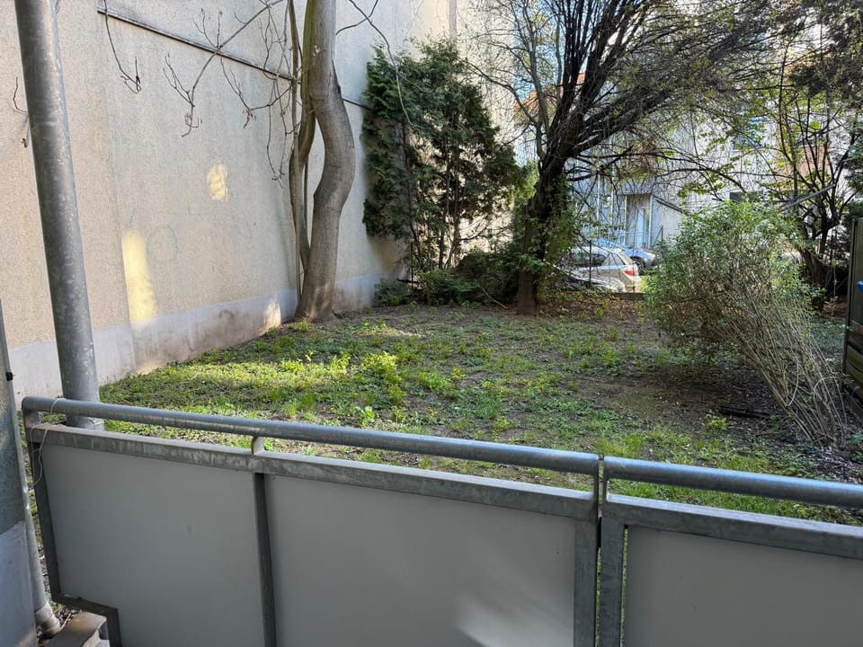 62qm Top Lage 1OG Balkon WLAN saniert Apartment in Magdeburg