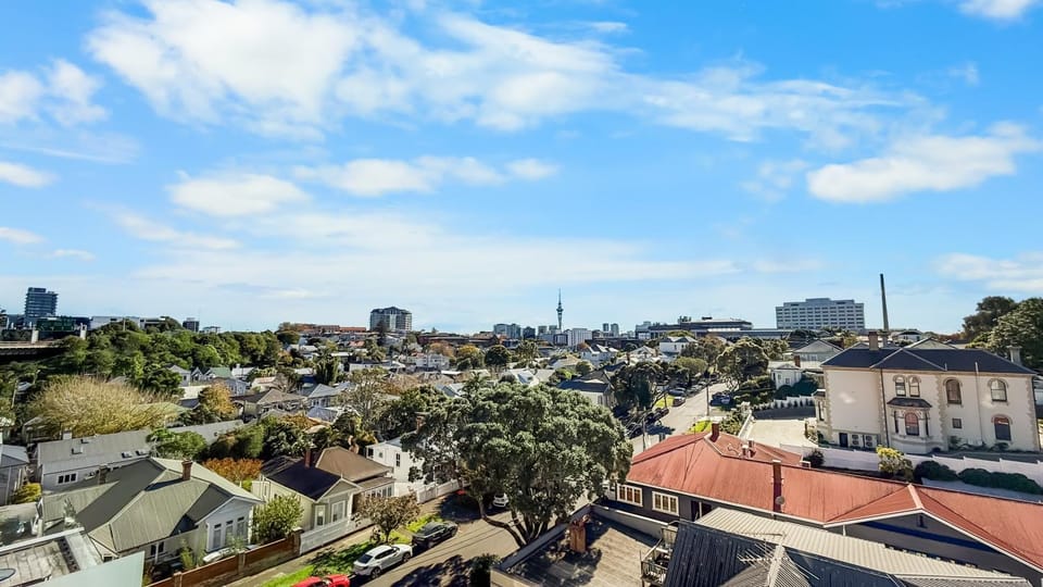 Hypatia Heights I 2Bed Quality Apt I Spa and Pool Apartment in Auckland