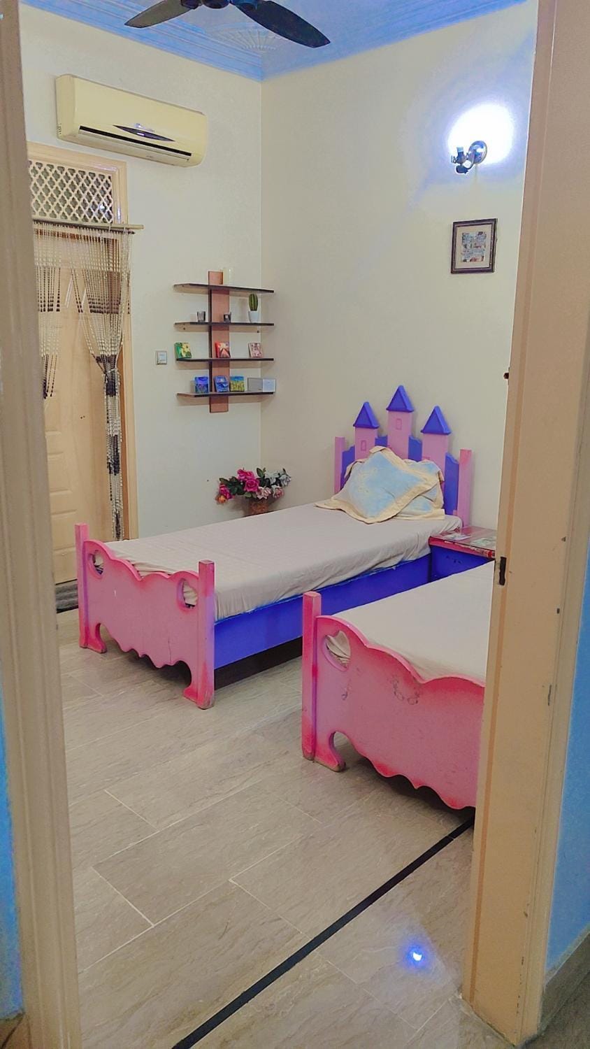 Guest House Hostel in Karachi