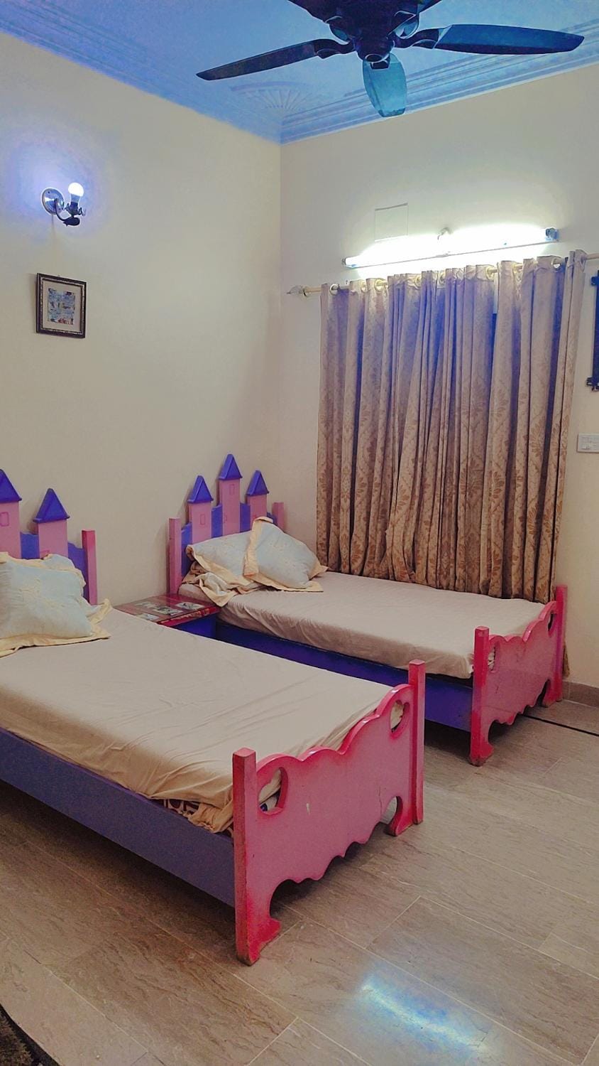 Guest House Hostel in Karachi