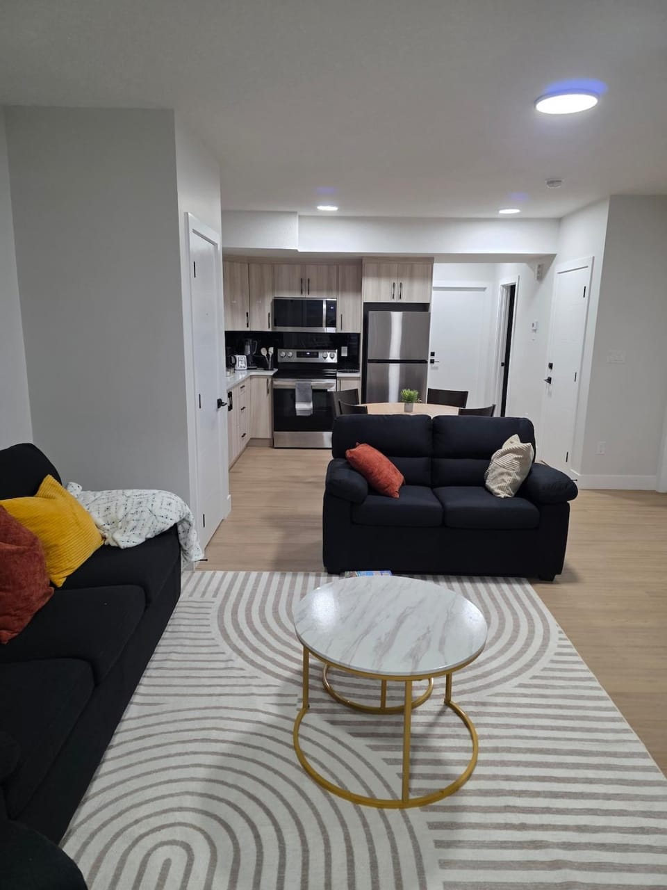 Cozy Irvine Creek Walk-Out Suite 10 mins to YEG Apartment in Alberta