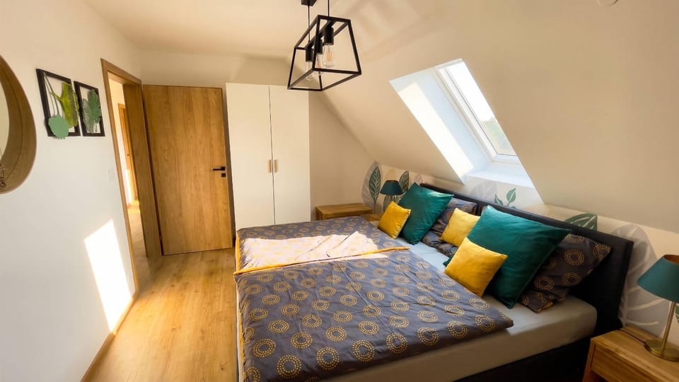 Bed, Photo of the whole room, Bedroom, wardrobe