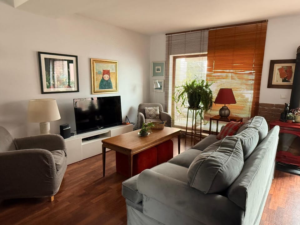 Communal lounge/ TV room, TV and multimedia, Living room, Seating area