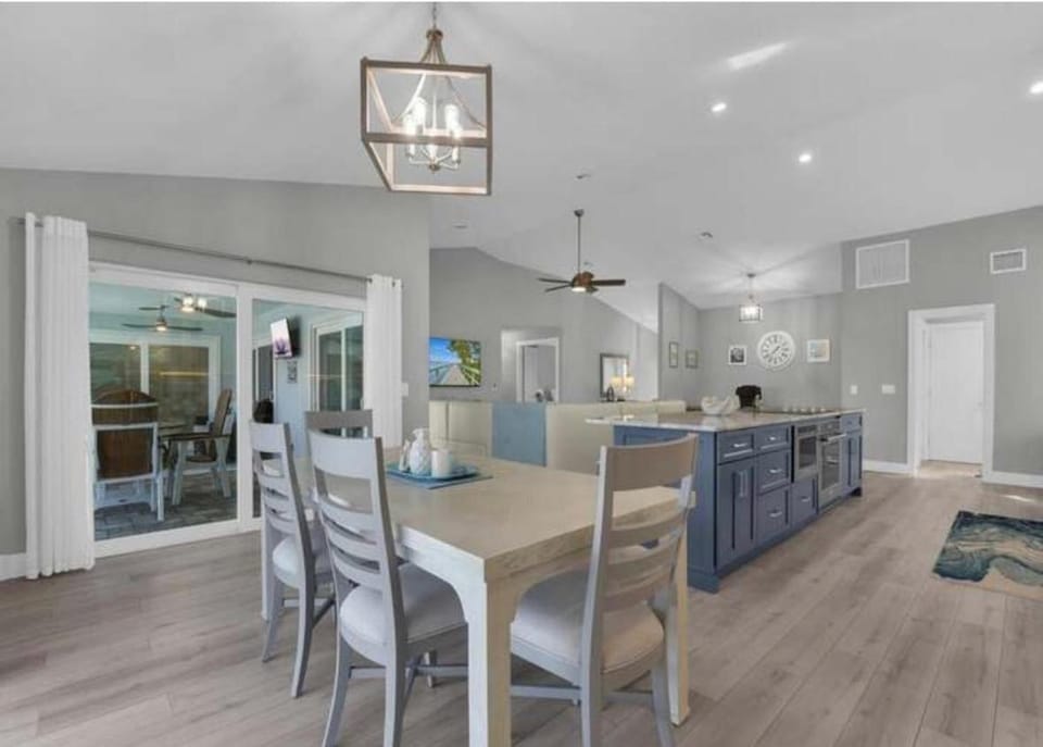 Kitchen or kitchenette, kitchen