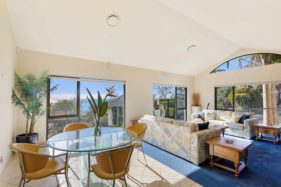 Oceans 11 House in Mollymook
