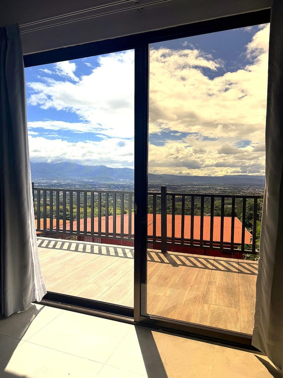 Casa Colibrí House in Alajuela