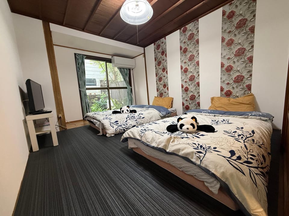 Guest House Hana Bed and Breakfast in Kyoto