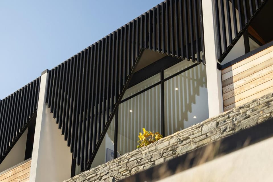Remarkable New Home on the Hill House in Queenstown