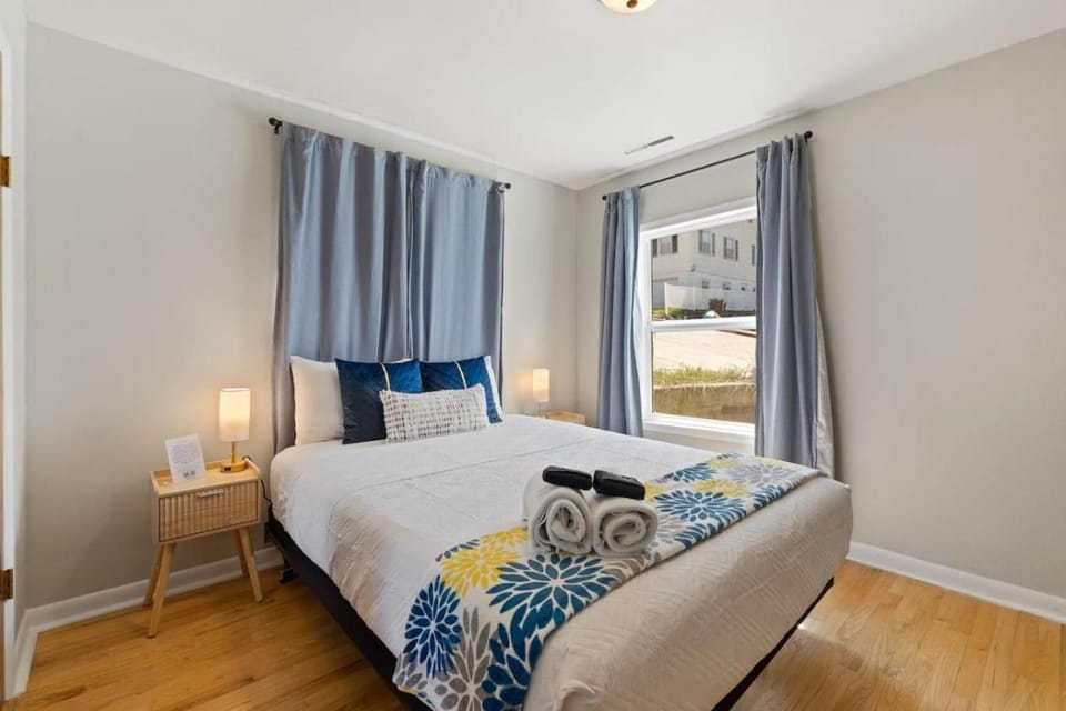 Grand Cozy Retreat in Downtown Lead House in Lead
