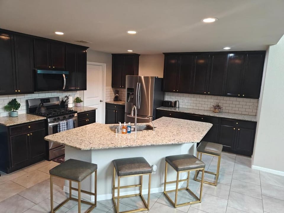 Kitchen or kitchenette, Dining area, dishwasher, oven, stove, toaster