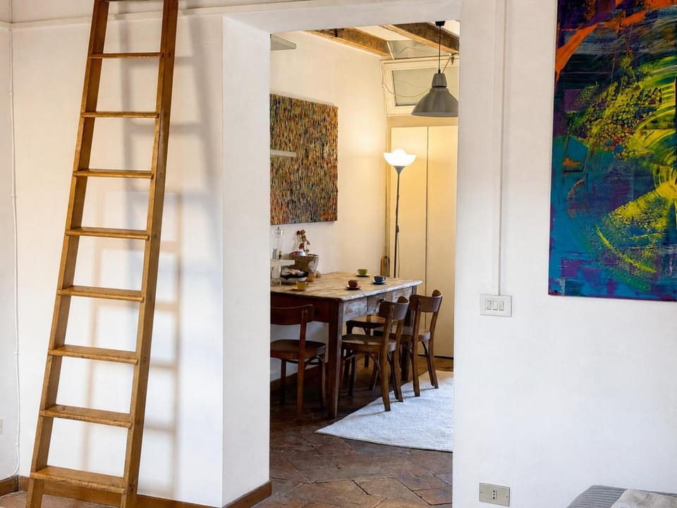 NAVIGLI ART APARTMENT- M2 Porta Genova Apartment in Milan