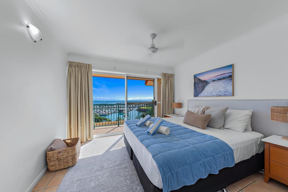 View (from property/room), Balcony/Terrace, Bedroom