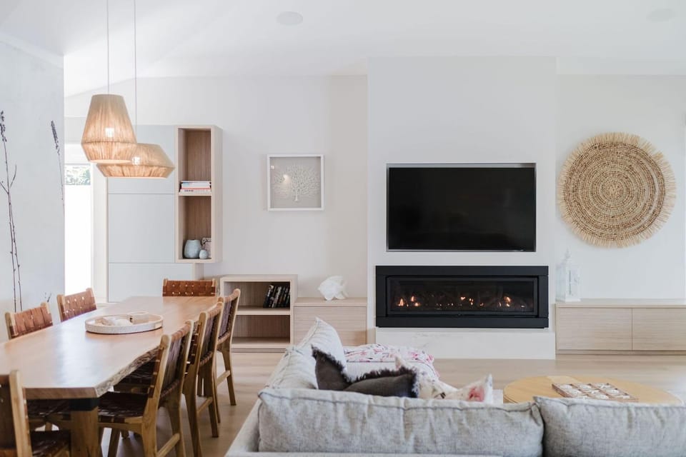 Lakeside House - Waterfront & Spacious House in Yatte Yattah