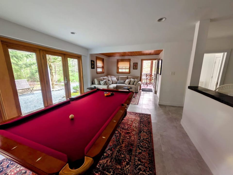 Coastal Beach house Kayaks game room House in Franklin