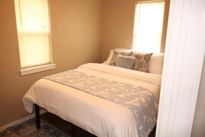 Windy Ridge Escape Mountaintop Views Sleeps 6 House in Arkansas