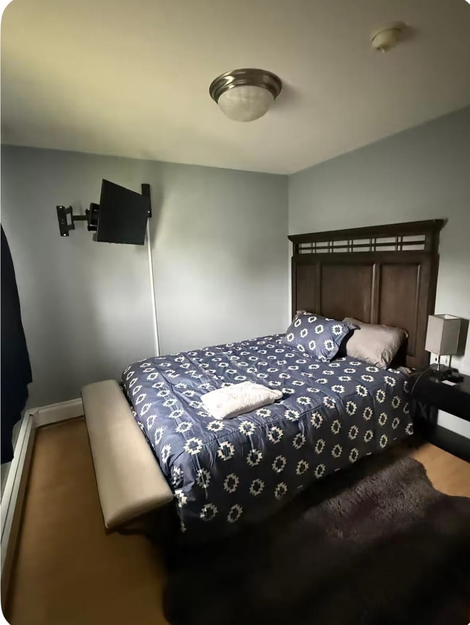 Bed, TV and multimedia, Photo of the whole room, Bedroom