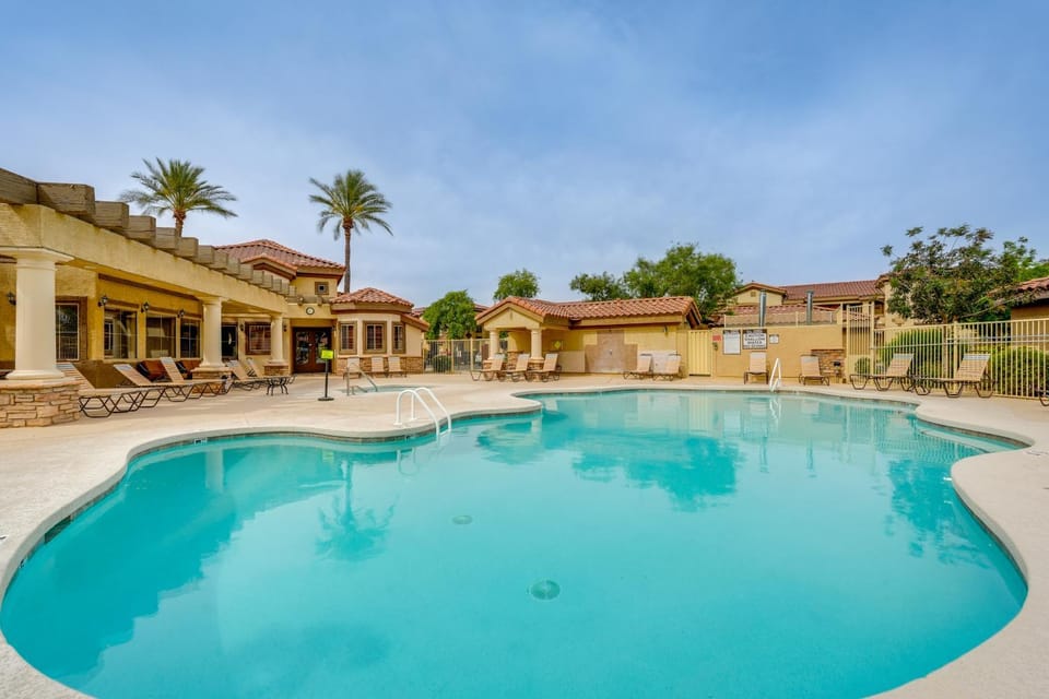 2 Resort-Style Pools! Condo Near Mesa Market Place House in Mesa