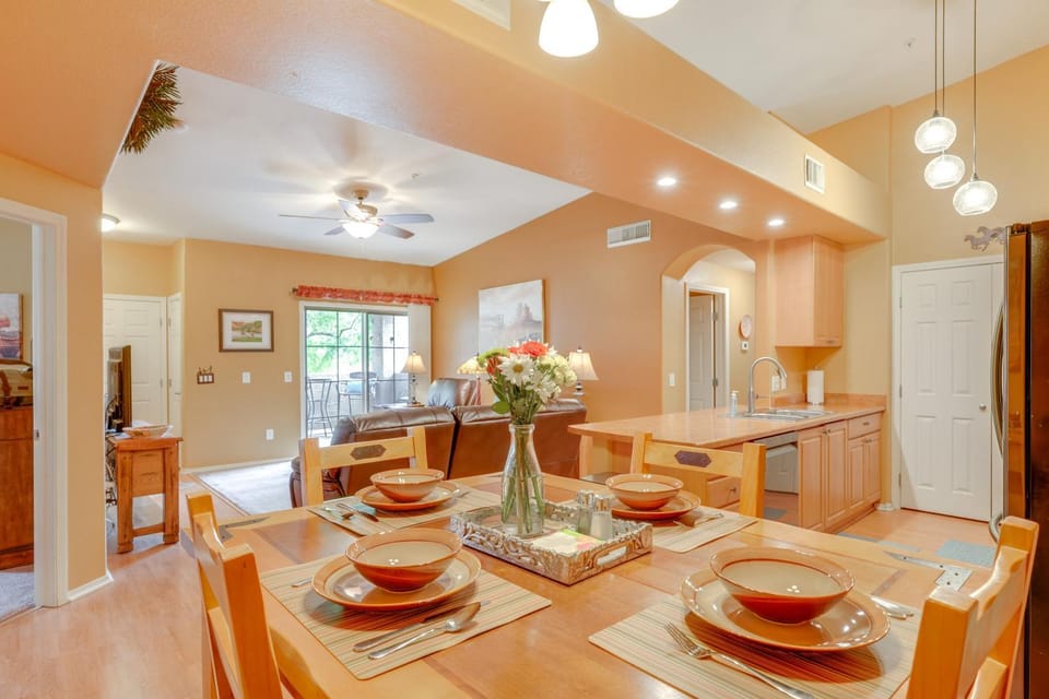 Resort-Style Pools & Hot Tubs! Mtn-View Mesa Condo House in Mesa