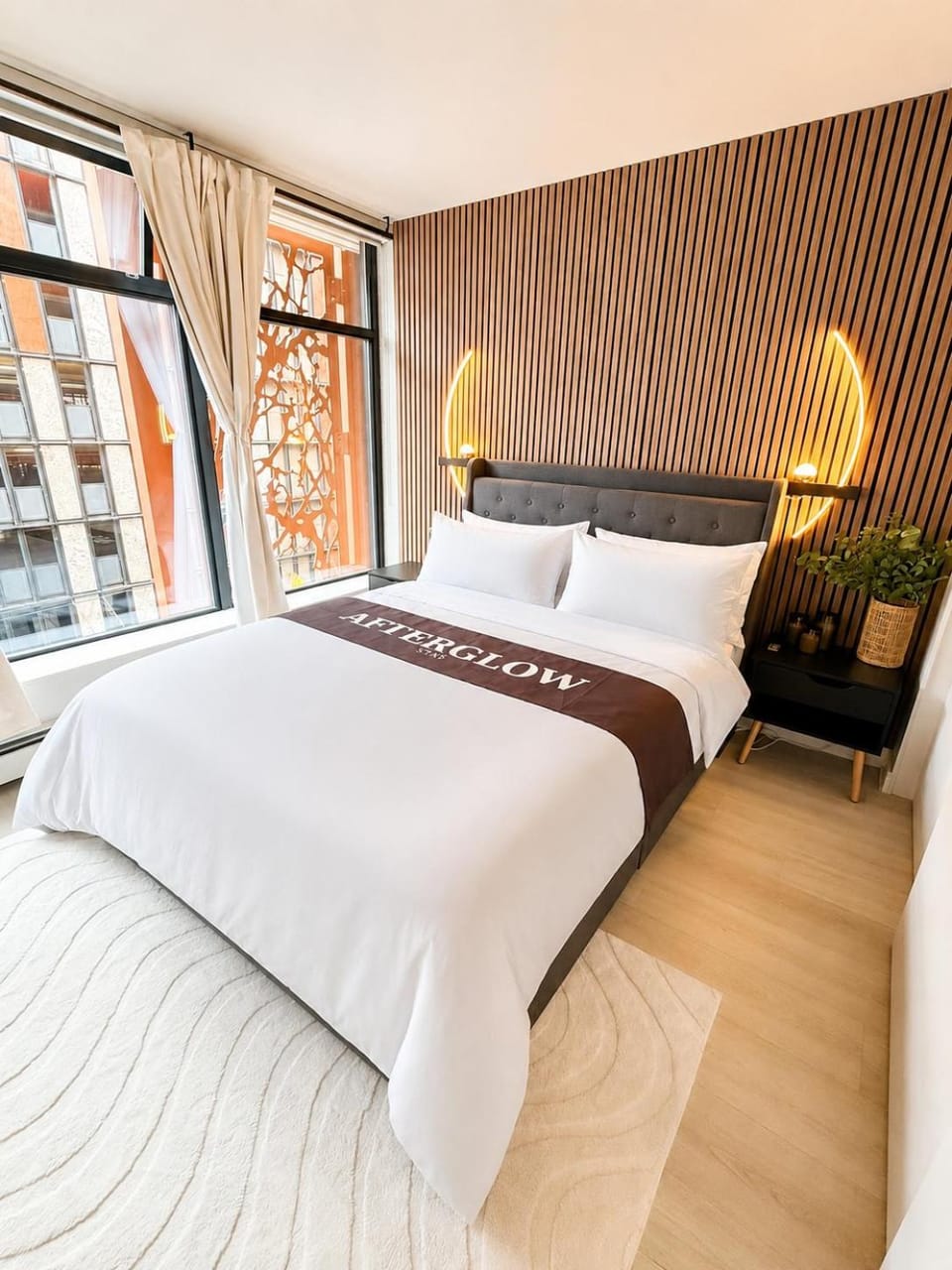 AfterGlow Luxury Downtown 2BR Near Cruise Port & BC Place Apartment in Vancouver