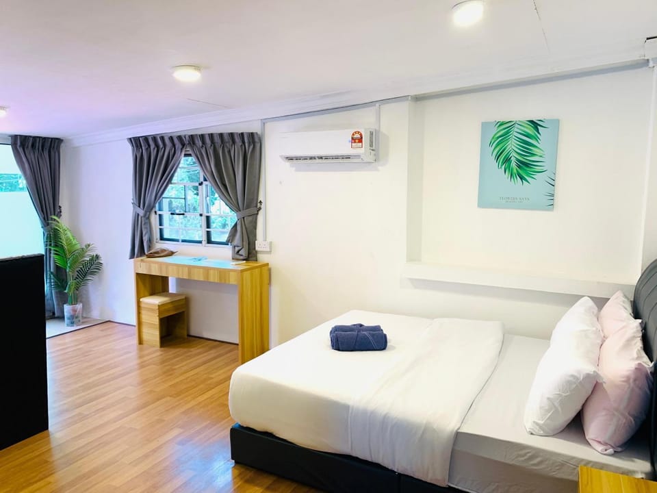 TV and multimedia, Photo of the whole room, Bedroom, towels, air conditioner