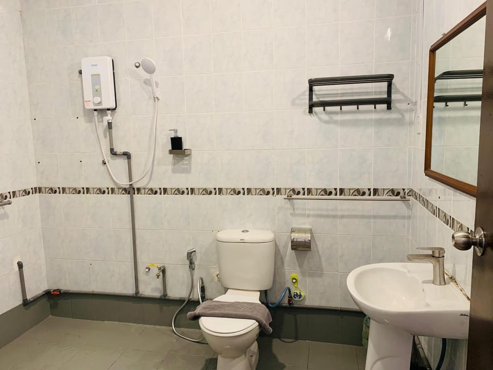 Shower, Toilet, Bathroom, bidet