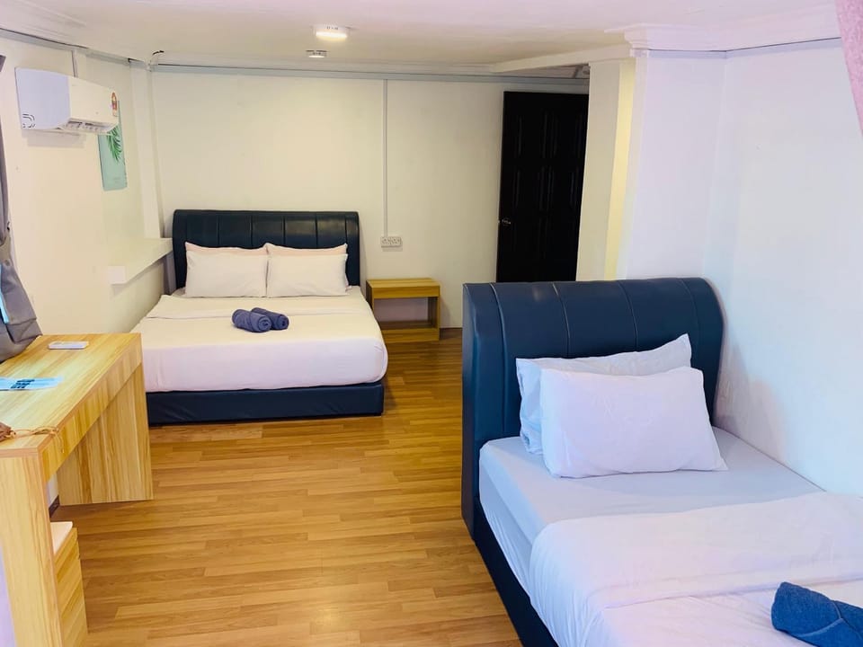 Bed, Photo of the whole room, Bedroom, towels, air conditioner