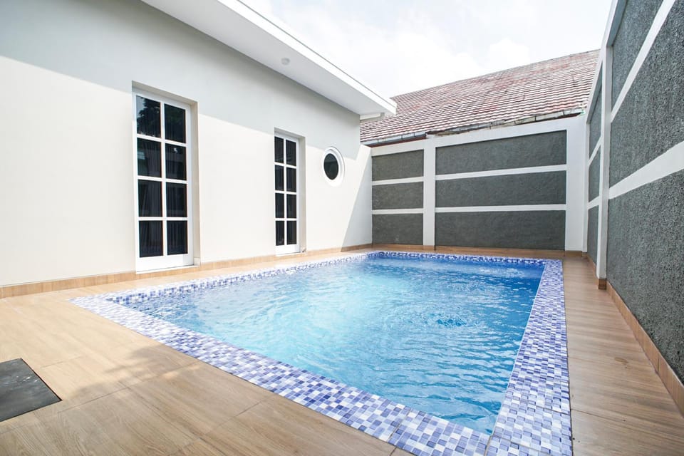 Pool view, Swimming pool