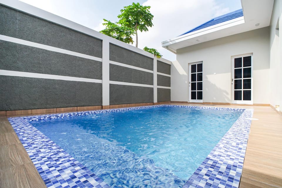 Pool view, Swimming pool