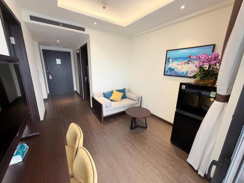 Sapphire Ha Long Apartment - Sea View Apartment in Laos