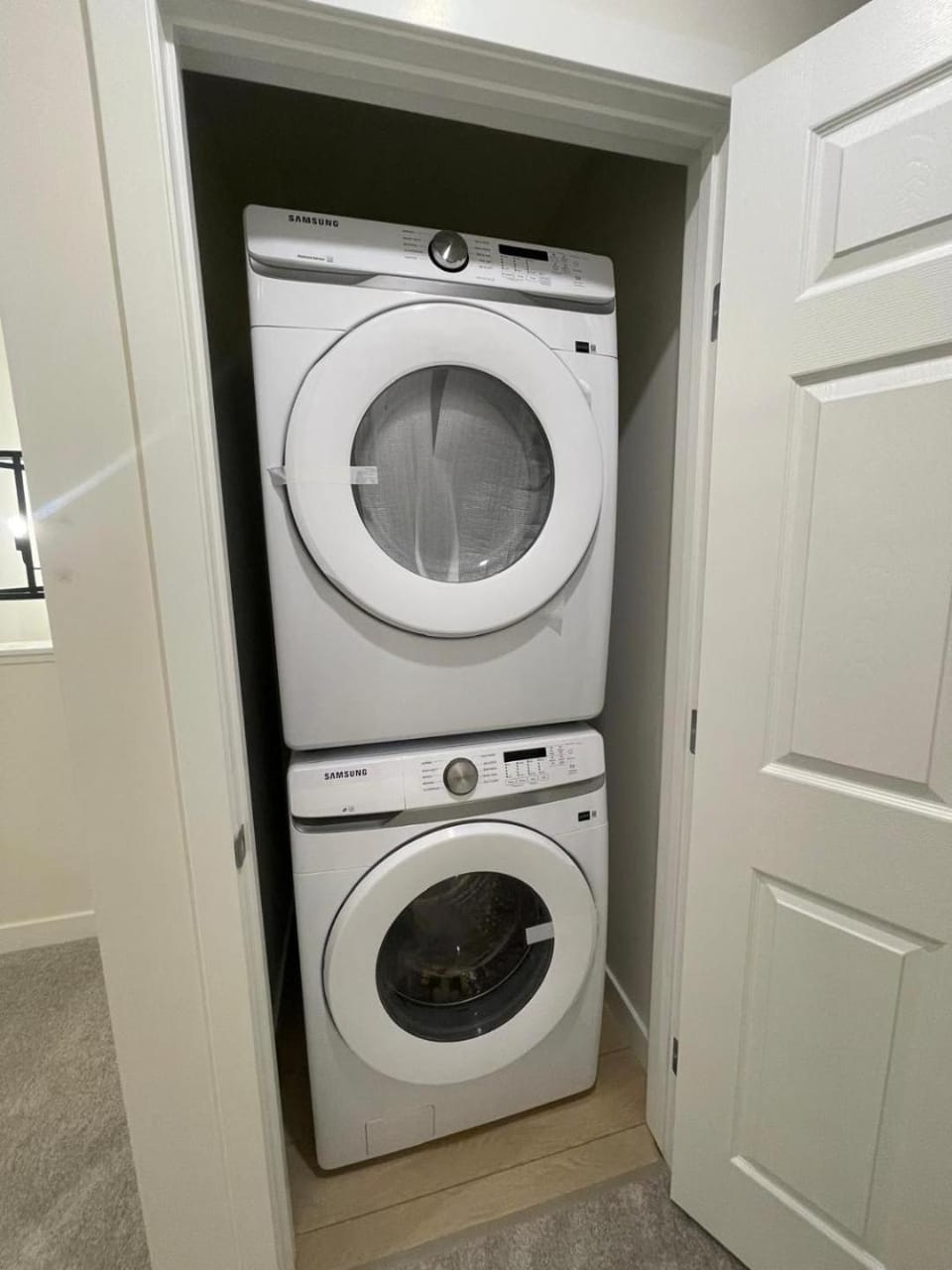Rental-Vacation, New and spacious house near West Edmonton Mall House in Edmonton