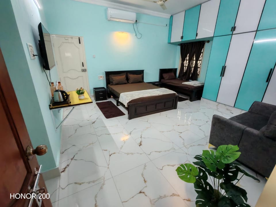 Photo of the whole room, air conditioner