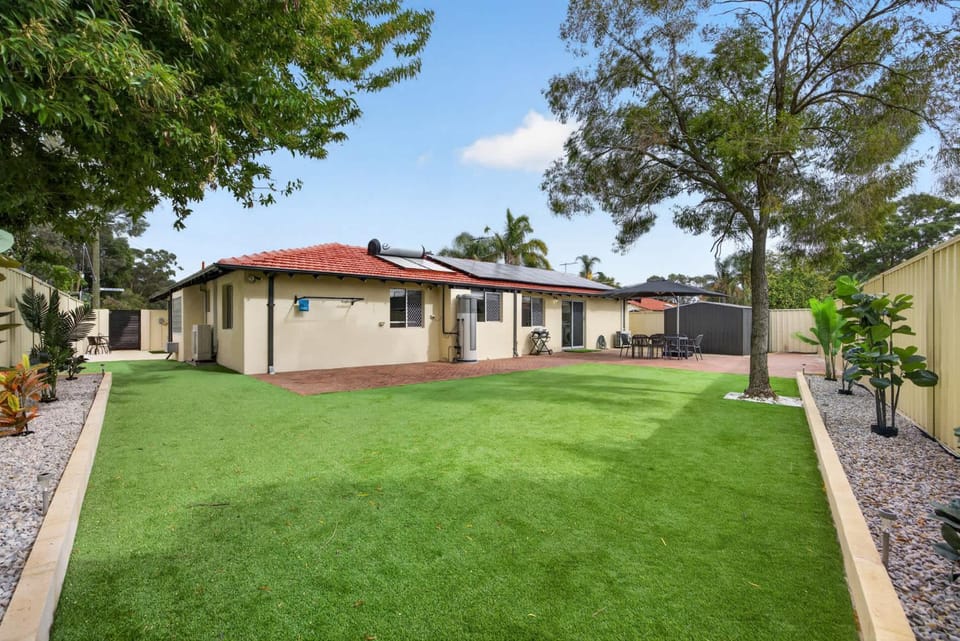Family Friendly Retreat 4Bed Armadale Home House in Perth