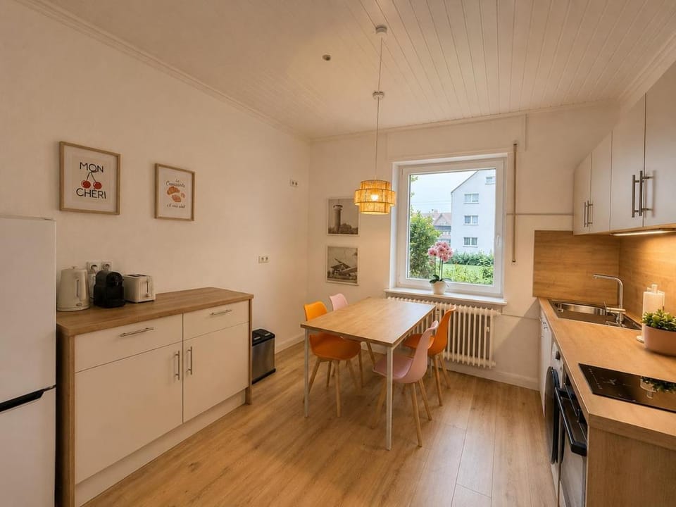 Kitchen or kitchenette, Dining area, kitchen
