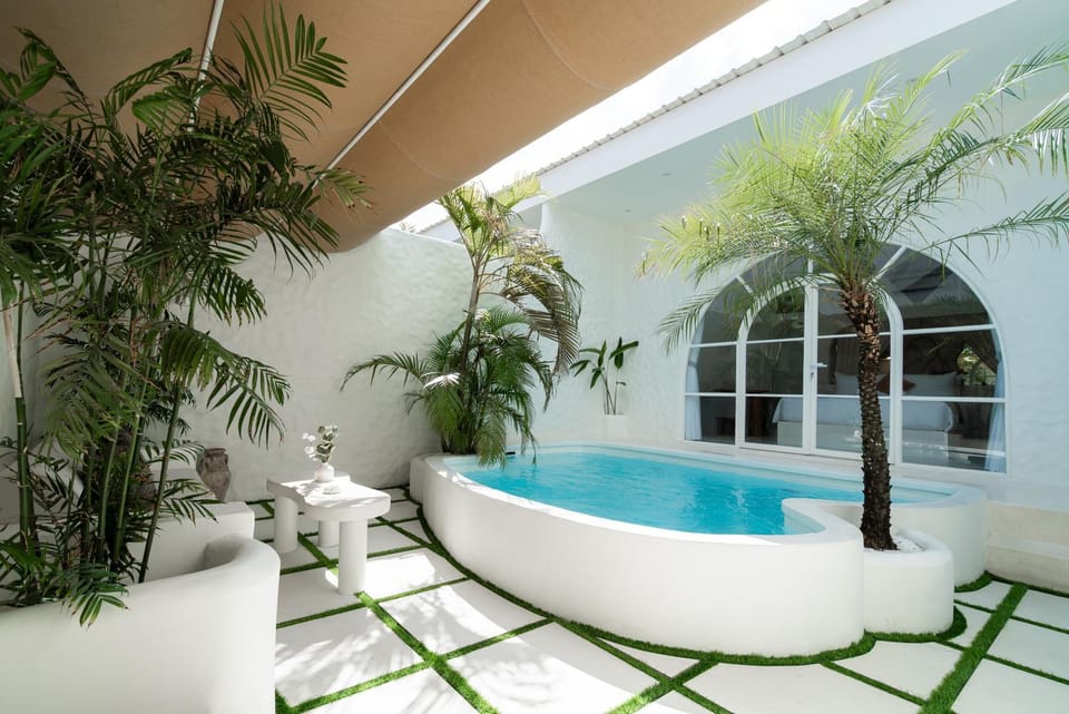 Swimming pool, Swimming pool