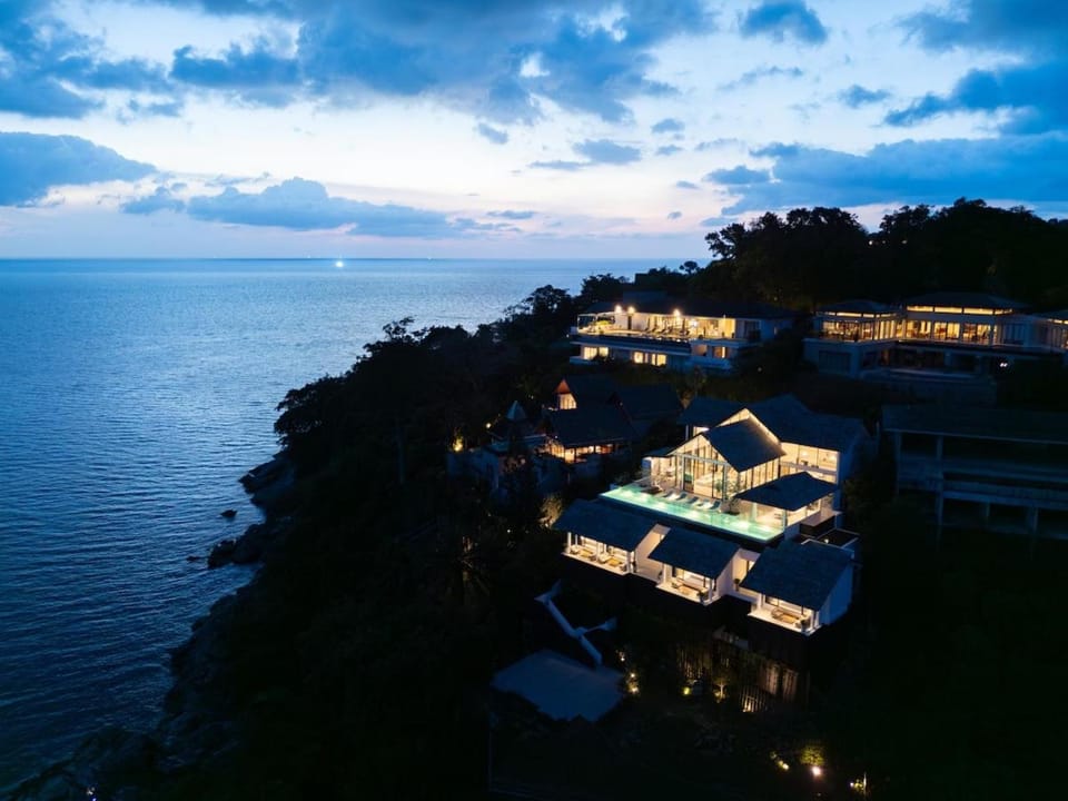 Sara Villa 6 Bedroom Luxury Infinity Sea View Pool Villa in Kamala