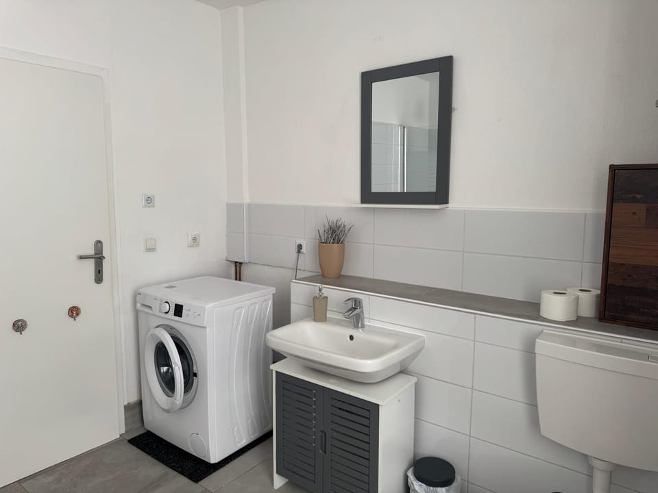 Bathroom, washing machine