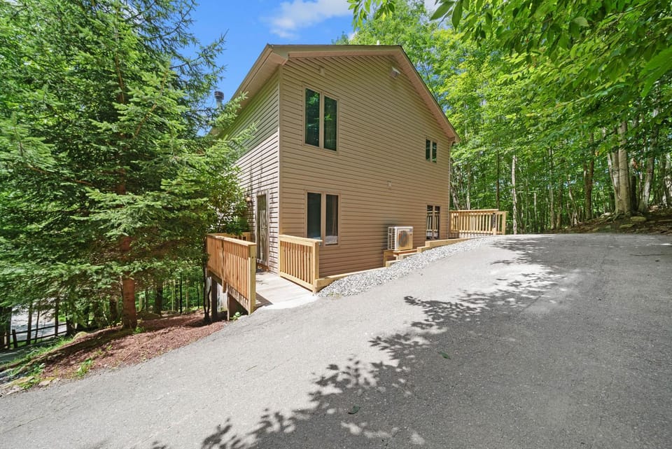 The Golden Retreat House in Beech Mountain
