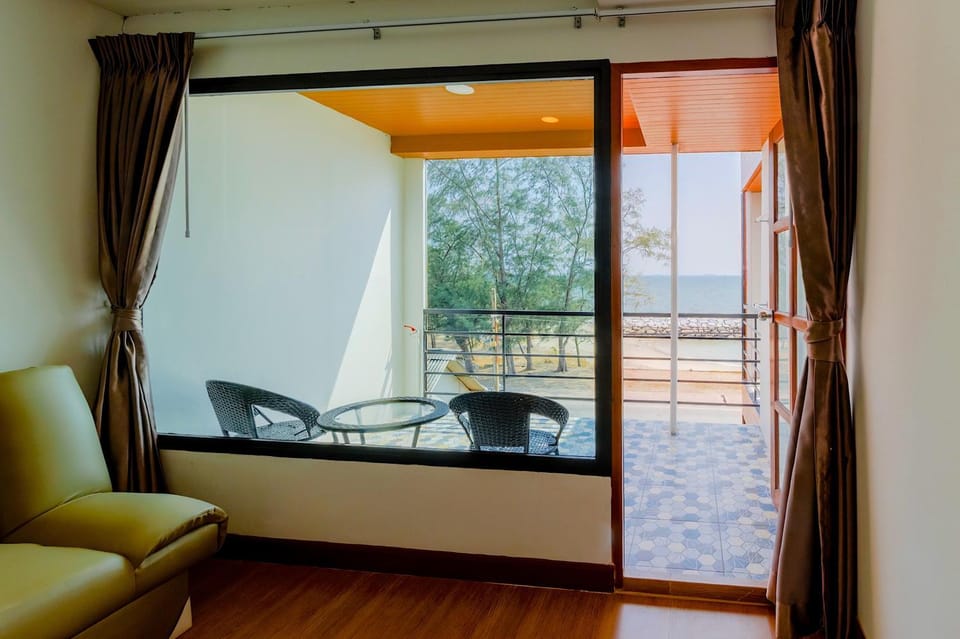Sinai Rimtalay Hotel Hotel in Rayong, Mueang Rayong District, Rayong, Thailand