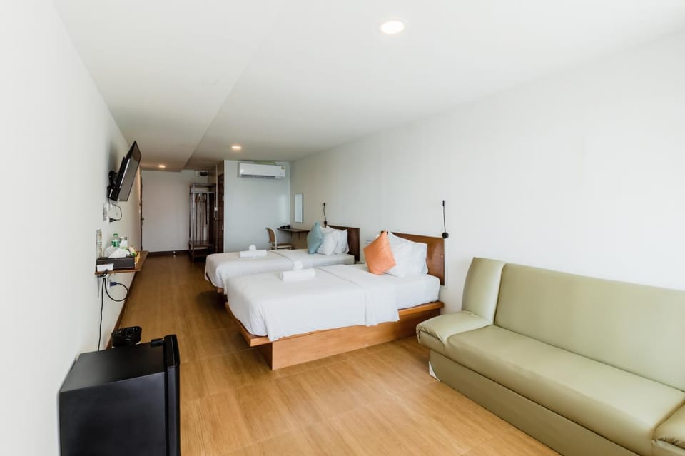 Sinai Rimtalay Hotel Hotel in Rayong, Mueang Rayong District, Rayong, Thailand