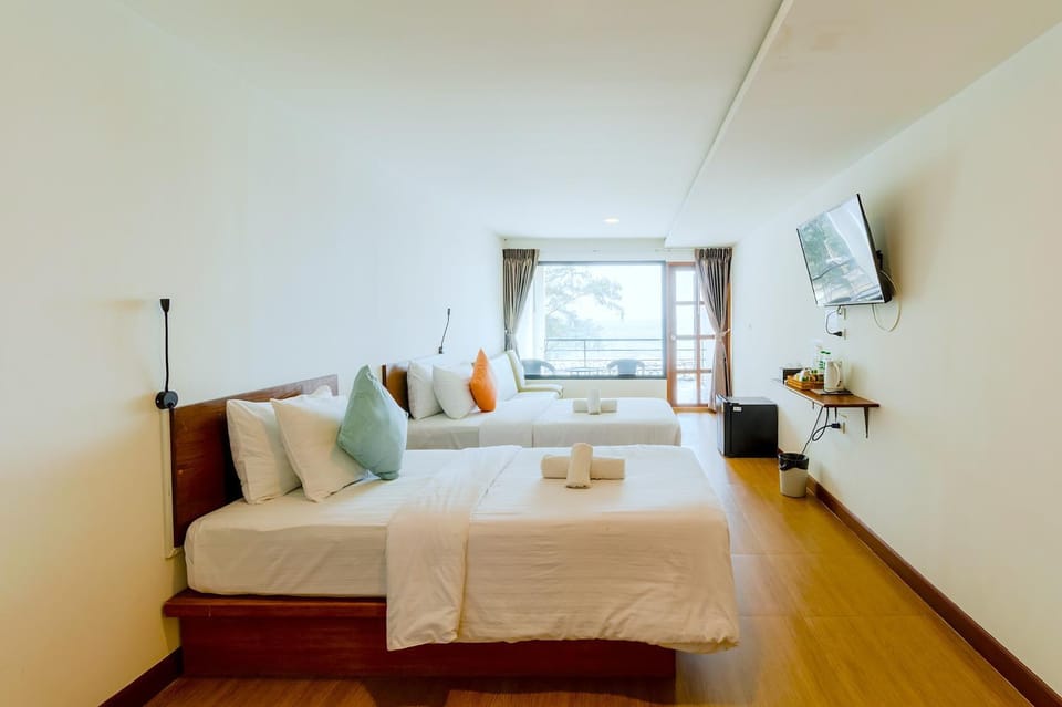 Sinai Rimtalay Hotel Hotel in Rayong, Mueang Rayong District, Rayong, Thailand